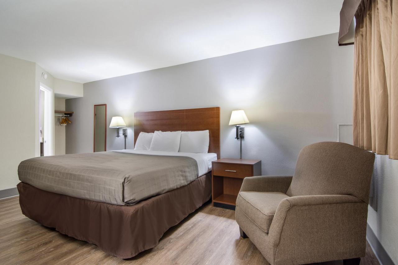 The Townhouse Inn Highpoint エクステリア 写真
